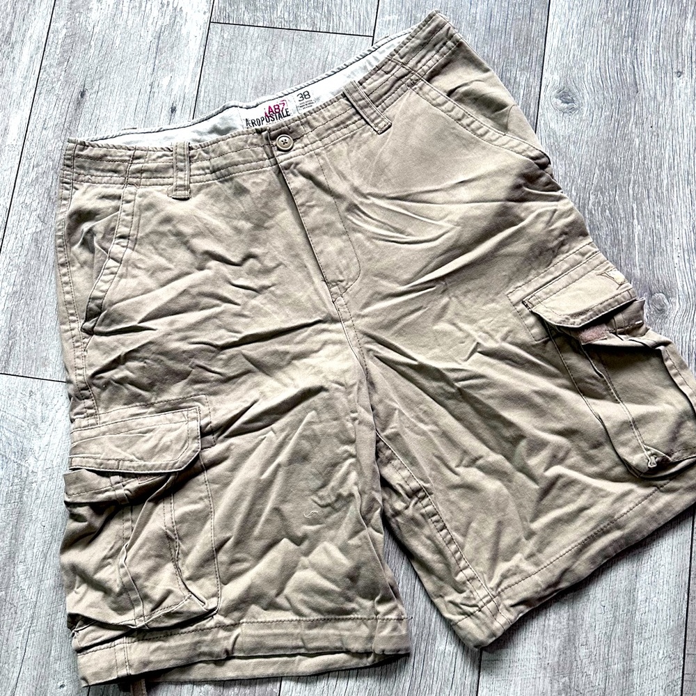 Aeropostale - barely worn cargo shorts